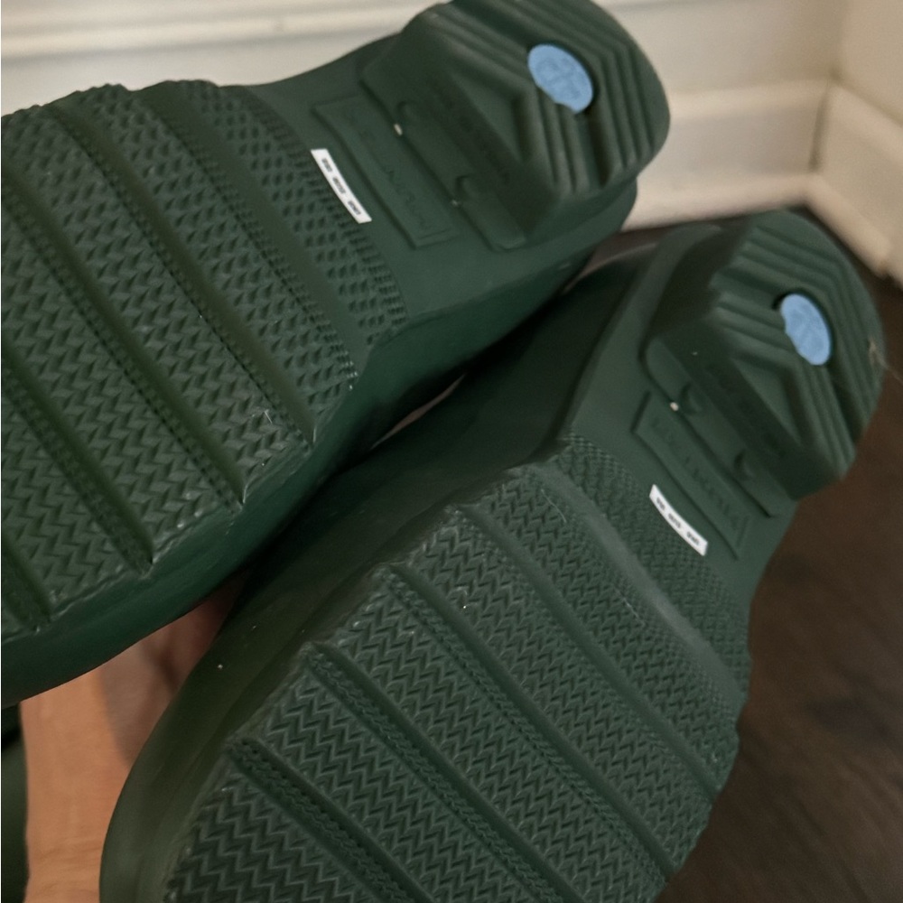 NWOT size 8 Hunter Green Waterproof Rain Boots - Picture 7 of 8
